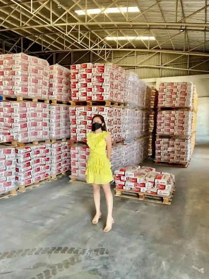 คลังสินค้าปูนและเคมีภัณฑ์ก่อสร้างของ GY Asia